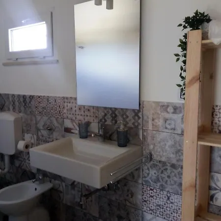 La Casetta Di Viale Paradiso Couette-café